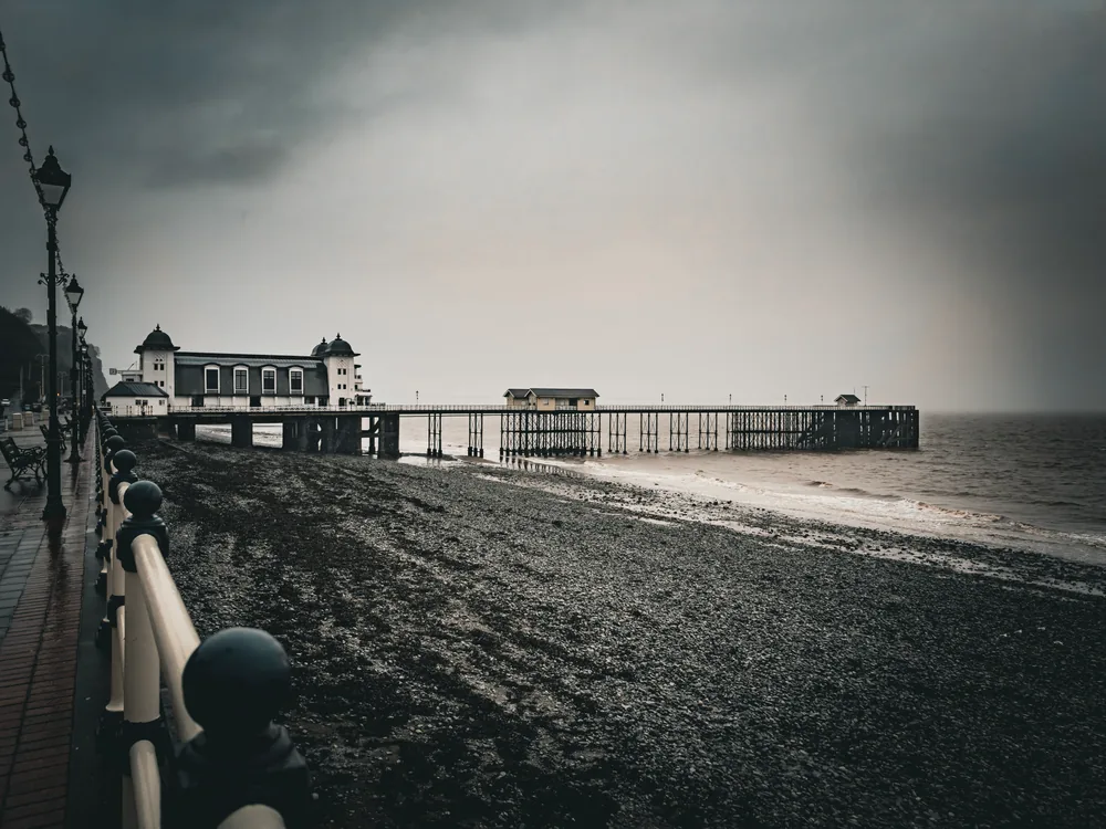 penarth pier in black and white